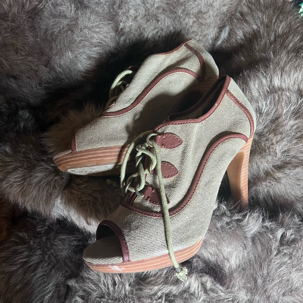 Banana Republic heels
